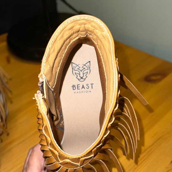 Beast Ankle Fringe Boots size 8 - Picture 7 of 10